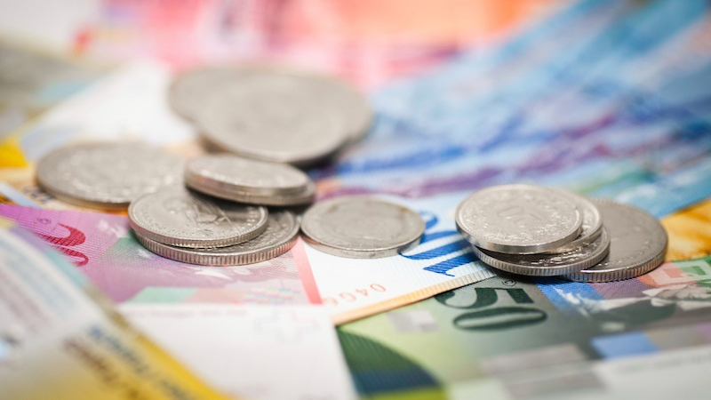Swiss franc trading